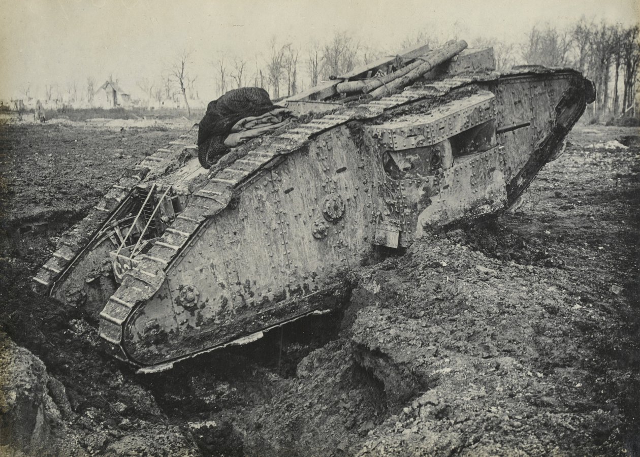 1918年のイギリス戦車の写真 作： 英語の写真家
