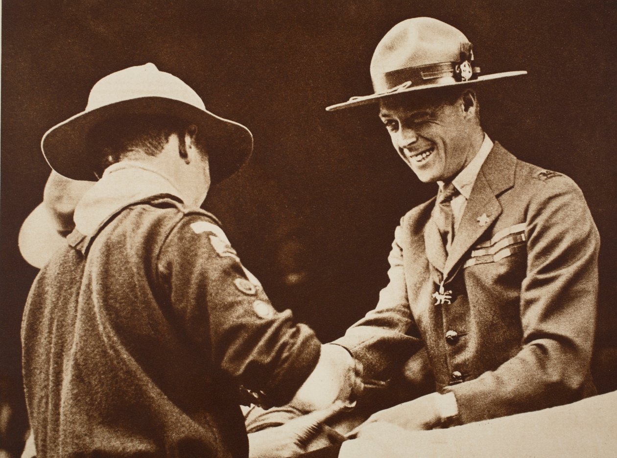 ウェールズのチーフスカウトと一緒にエドワード王子、1926 作： 英語の写真家