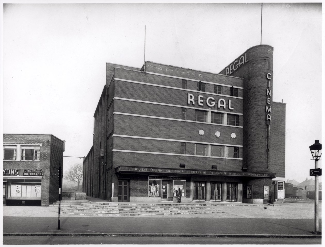 リーズ、クロスゲイツロードのリーガルシネマ、1943年 作： 英語の写真家