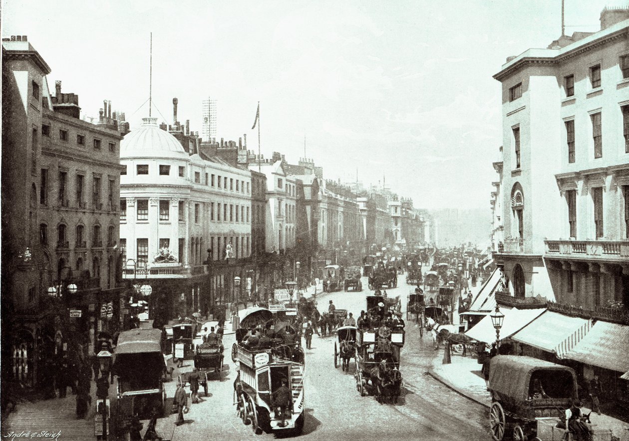 リージェントストリート、ロンドンc.1900 作： 英語の写真家