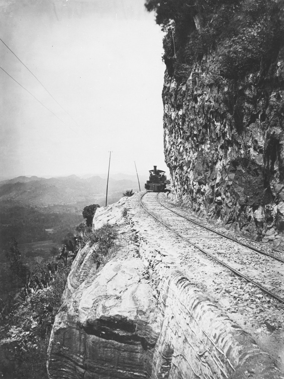 Sensation Rock、スリランカ、1860年代〜90年代 作： 英語の写真家