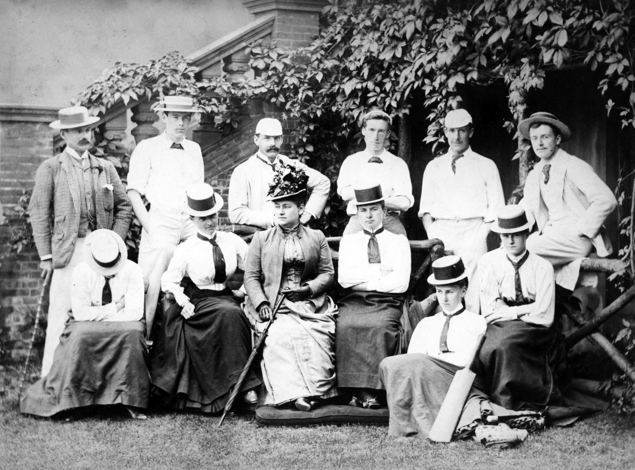 ビクトリア朝の男性と女性のクリケットチーム、1890年頃 作： 英語の写真家