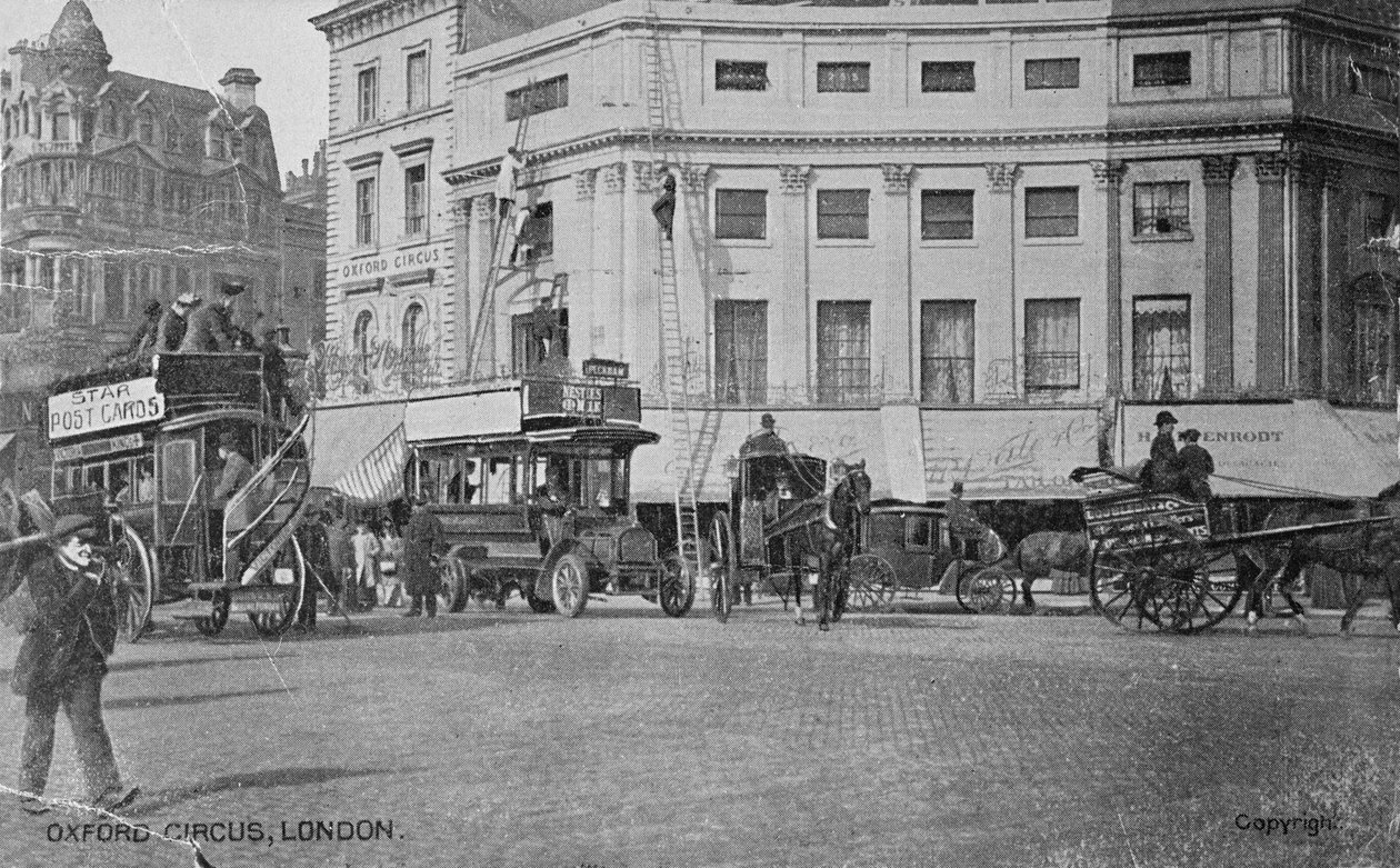 オックスフォードサーカスの眺め、1900年頃 作： 英語の写真家