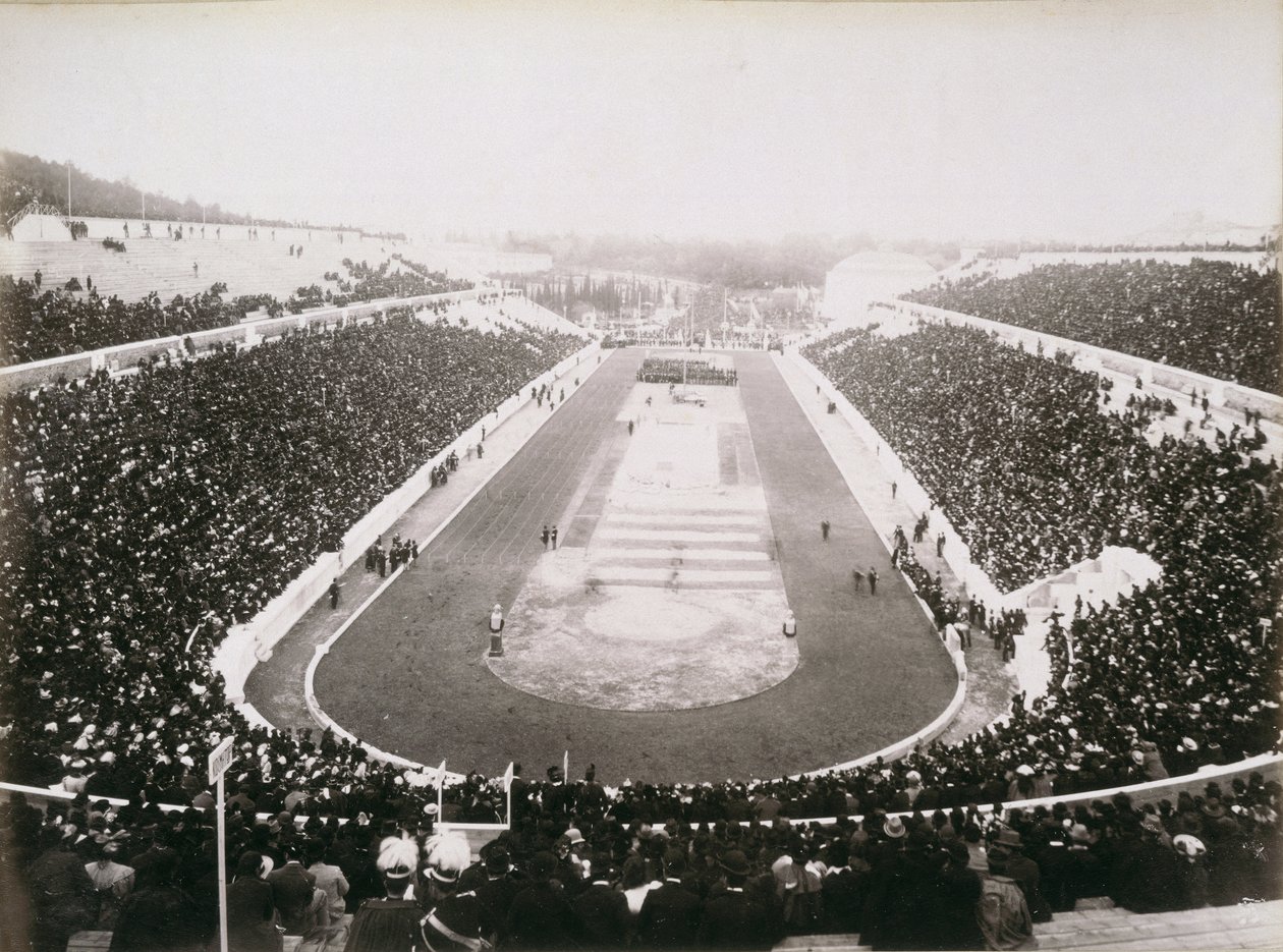 1896年にアテネで開催された最初の公式オリンピックの様子 作： 英語の写真家