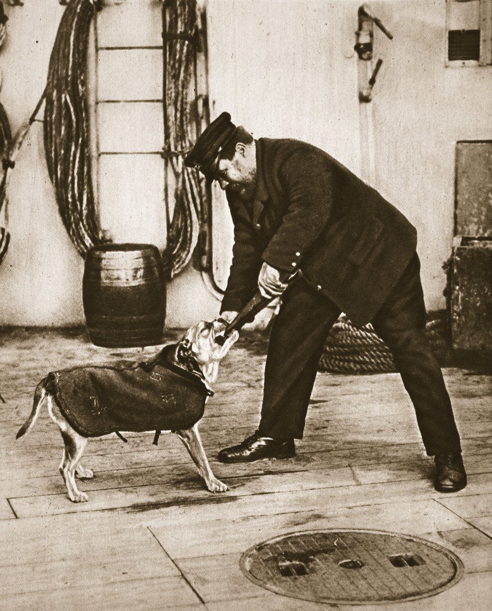 1917年2月、イラストレイテッドウォーニュースのイラスト（セピア写真） 作： 英語の写真家
