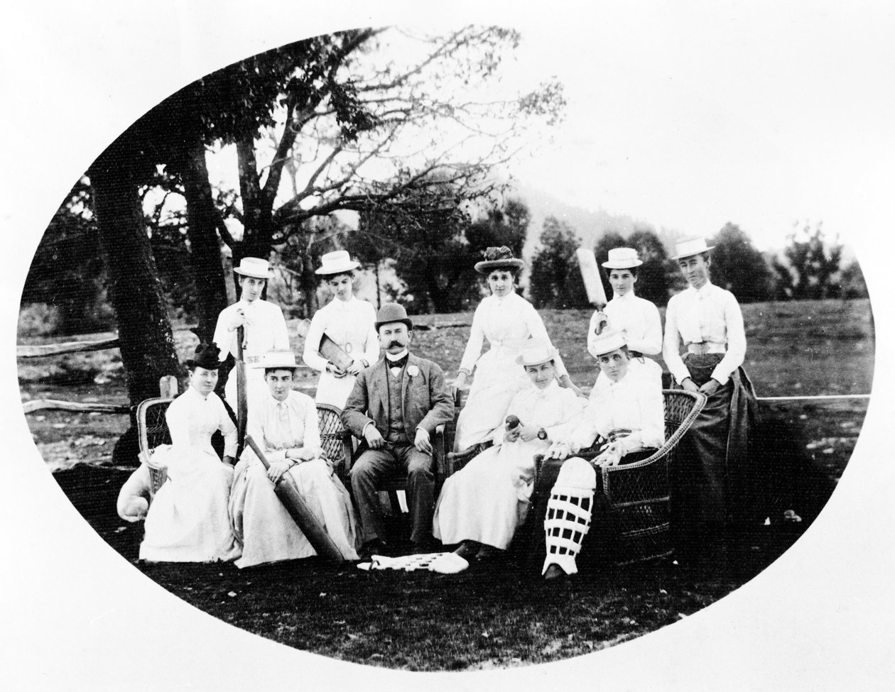 女子クリケットチーム、1870年代〜90年代 作： 英語の写真家