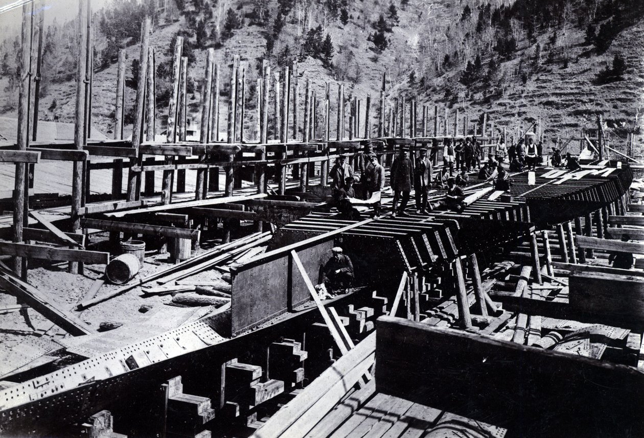 ヤードなし。 647、バイカル。 1896年にバイカル湖で建設中の砕氷列車フェリースチーマーバイカルを示す 作： 英語の写真家
