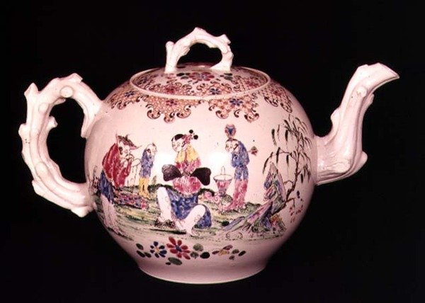 スタッフォードシャーパンチポット、1755年頃（塩釉石器） 作： 英語学校