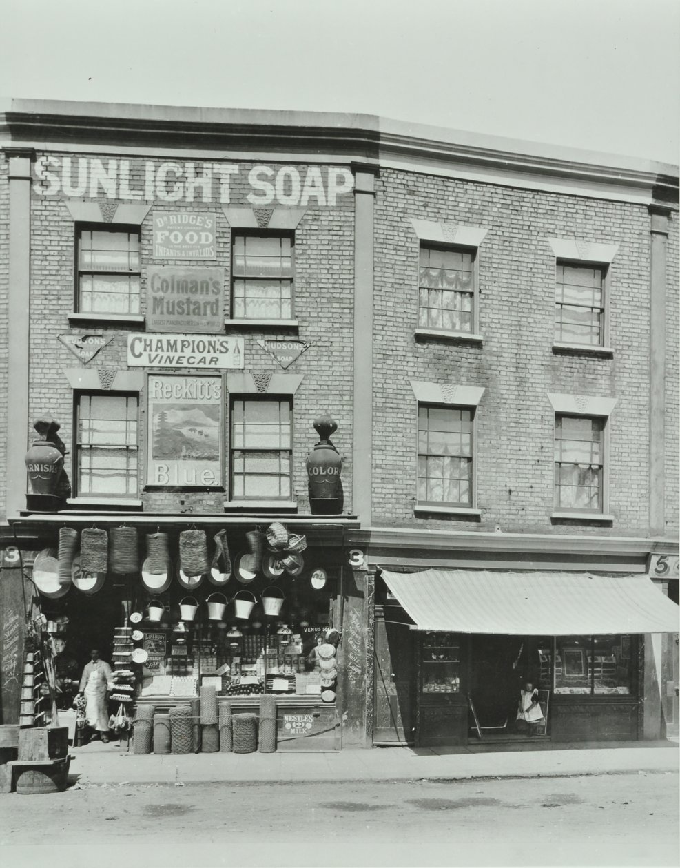 3-4 Gainsborough Road：London、1899年の正面図 作： 英語の写真家