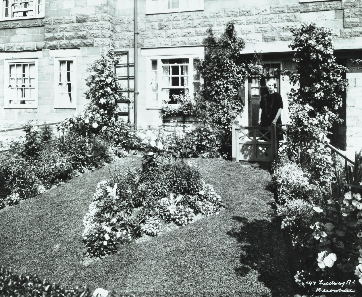 Becontree Estate：魅力的なフロントガーデンの様子 作： 英語の写真家