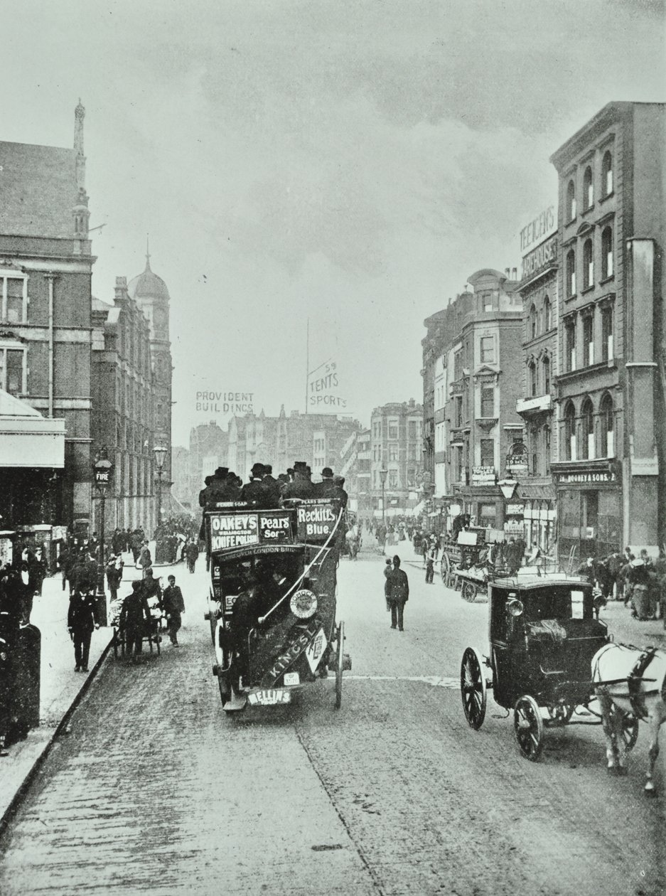 ビショップスゲート：リバプールストリートの北、ロンドン、1890 作： 英語の写真家