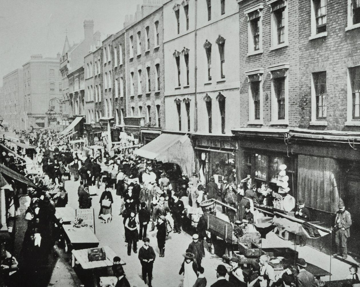 ブリックレーンマーケット、ブリックレーン：全体像、1895 作： 英語の写真家