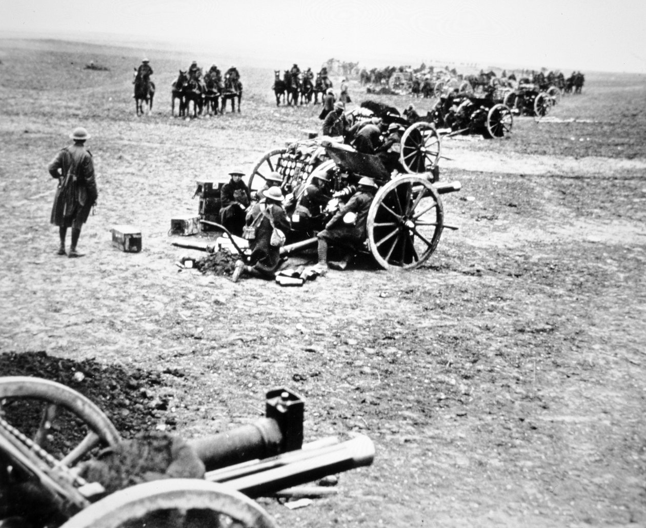 西部戦線で活躍したイギリスの18ポンド野砲 作： 英語の写真家