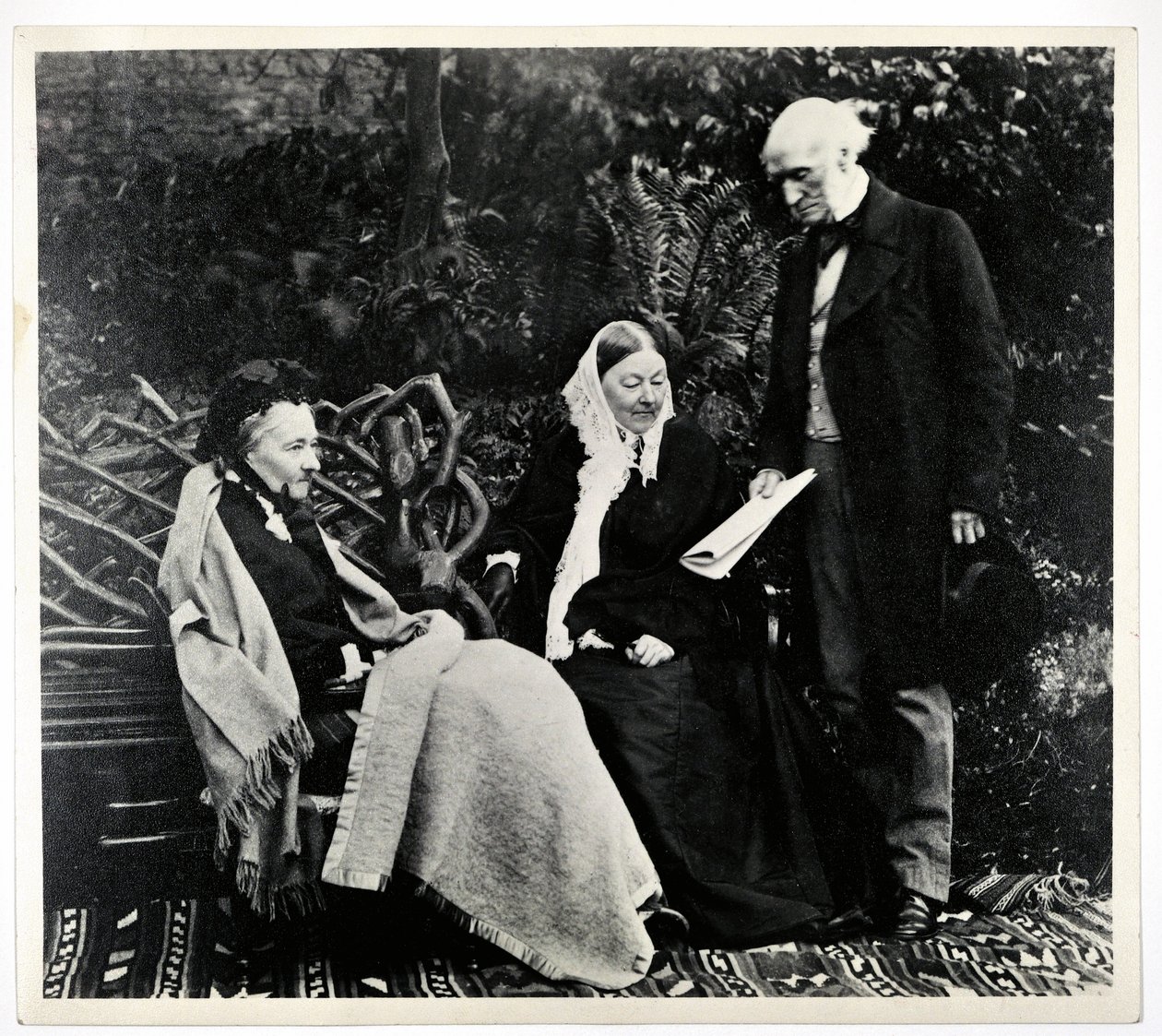 クレイドンハウスのフローレンスナイチンゲール、パルテノペ、バーニー夫人、ハリーバーニー卿 作： 英語の写真家