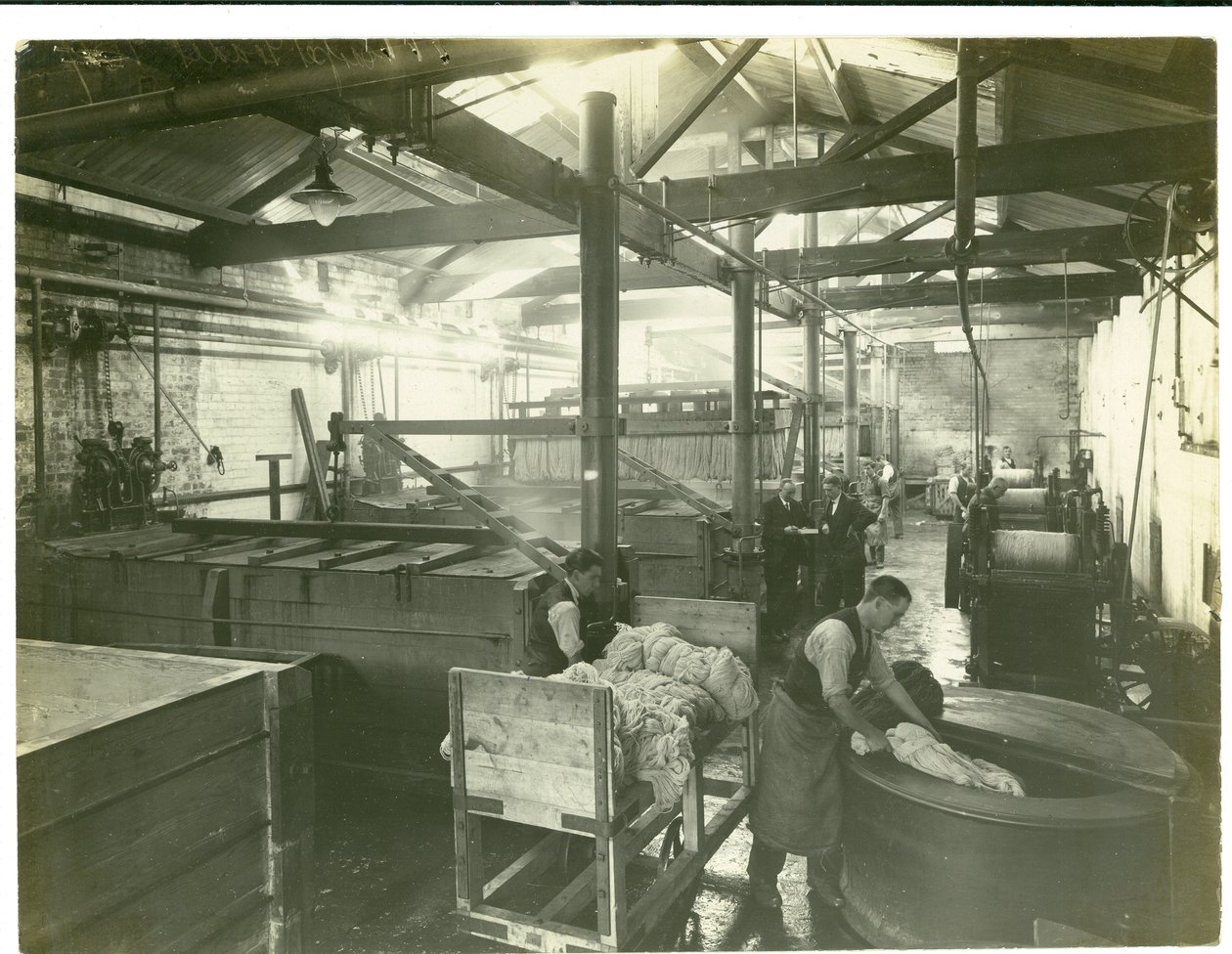油圧式染色工場、カーペット工場、1923 作： 英語の写真家