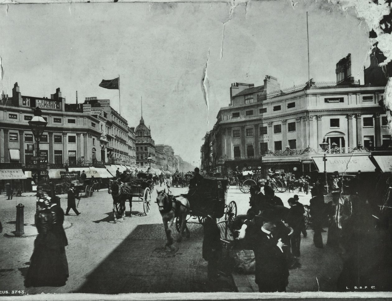 オックスフォードサーカス、ウェストミンスターLB：東向き、1895 作： 英語の写真家