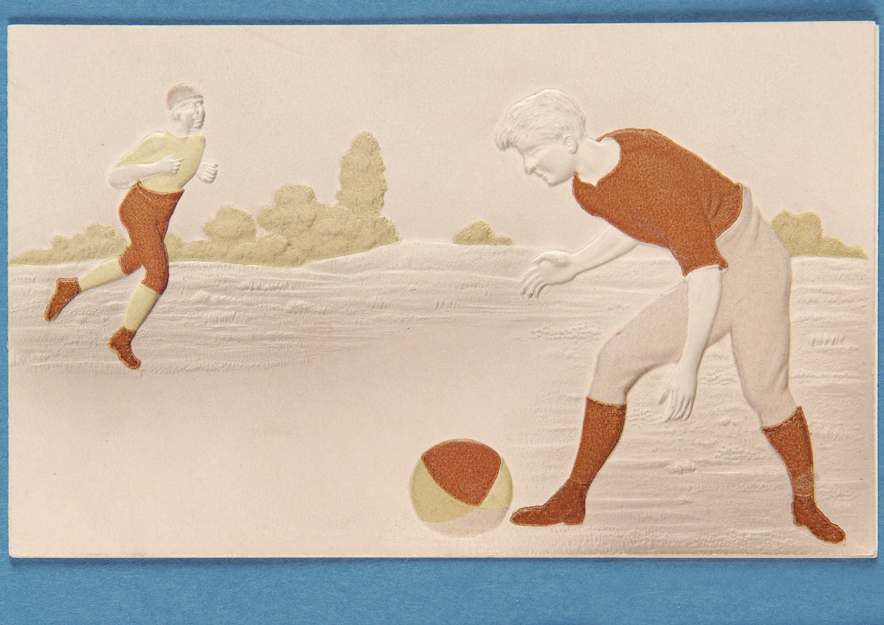 1880年代頃の2人のサッカー選手を描いたレリーフの空白カード 作： 英語学校