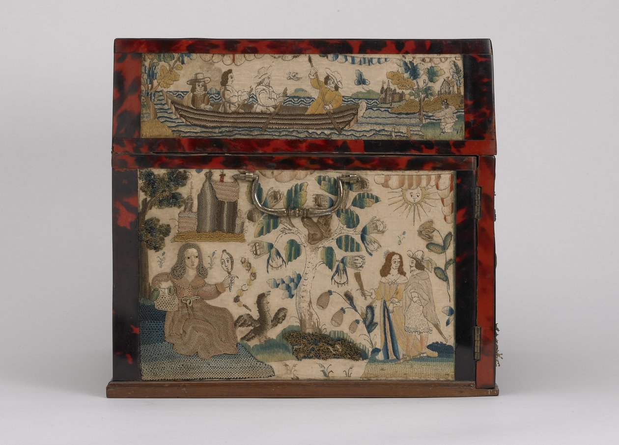 刺繍された棺、1660年頃（絹、キャンバス、木、べっ甲、銀製の台紙） 作： 英語学校