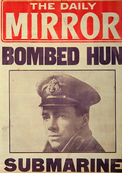 The Daily Mirror」のNewsvendorスタンドシート（プリント 作： 英語学校