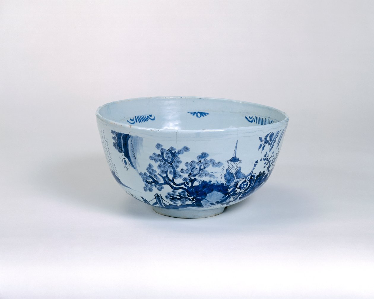 パンチボウル、おそらくブリスリントン製、1675-1700年頃（錫釉陶器） 作： 英語学校
