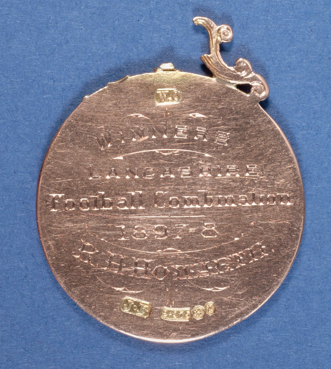 プレストンノースエンドフットボールクラブのメダルの逆転、1897-98（金属）（315000も参照） 作： 英語学校