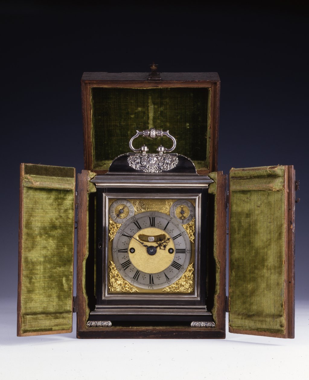 バーナード・トンピオン、トンピオン・アンド・バンガー、ロンドン、No。460、印象的なブラケット時計、c.1708（エボニー＆シルバー）（745882-87も参照） 作： 英語学校