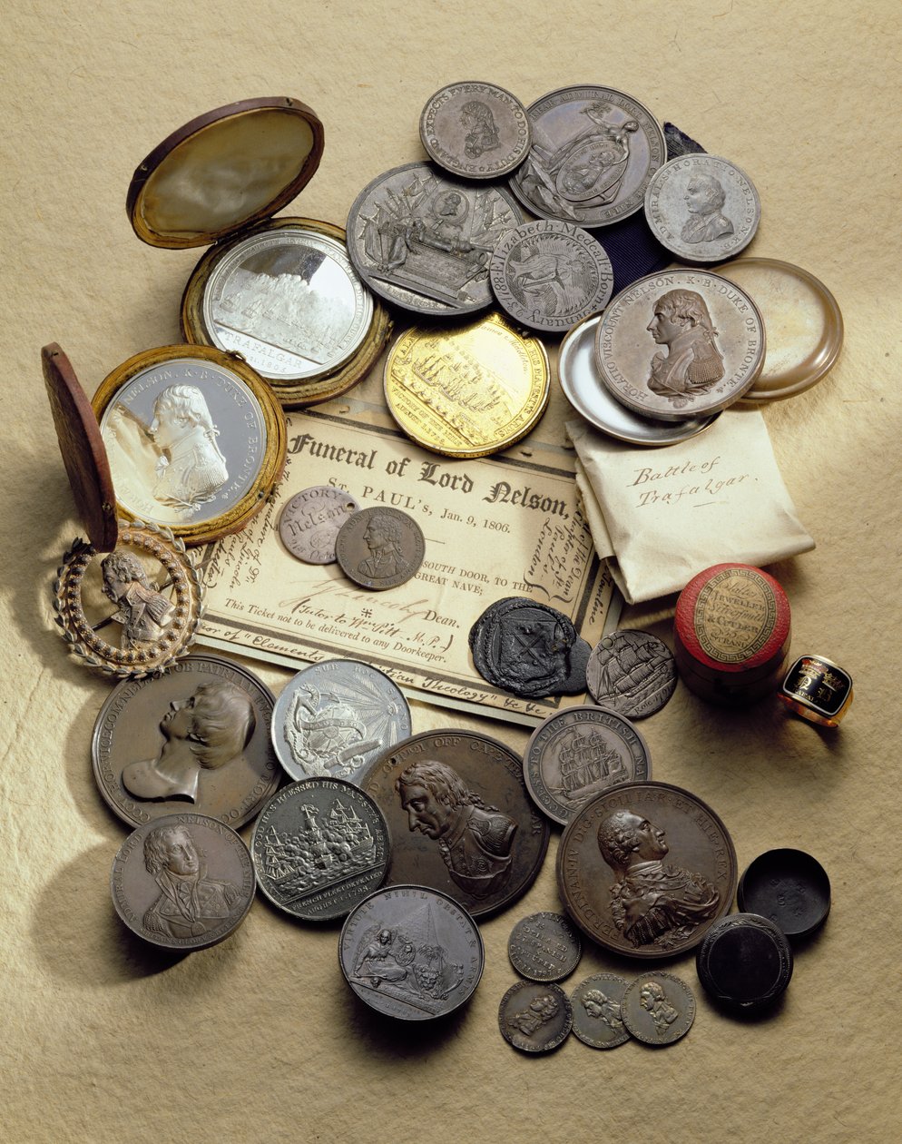 ネルソン卿、1798-1806年に関連するさまざまなメダルとアーティファクト 作： 英語学校