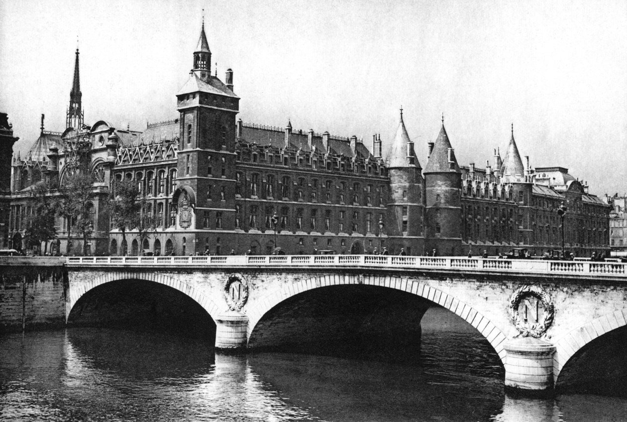 1931年、パリのセーヌ川からの裁判所とヌフ橋の眺め。 作： アーネスト・フラマリオン