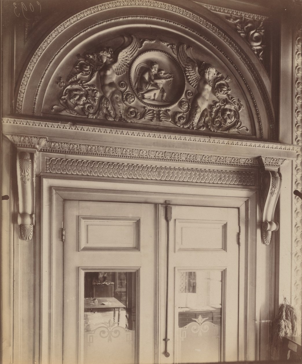 Hotel Gouttières、6 rue Pierre Bullet 作： ウジェーヌ・アジェ