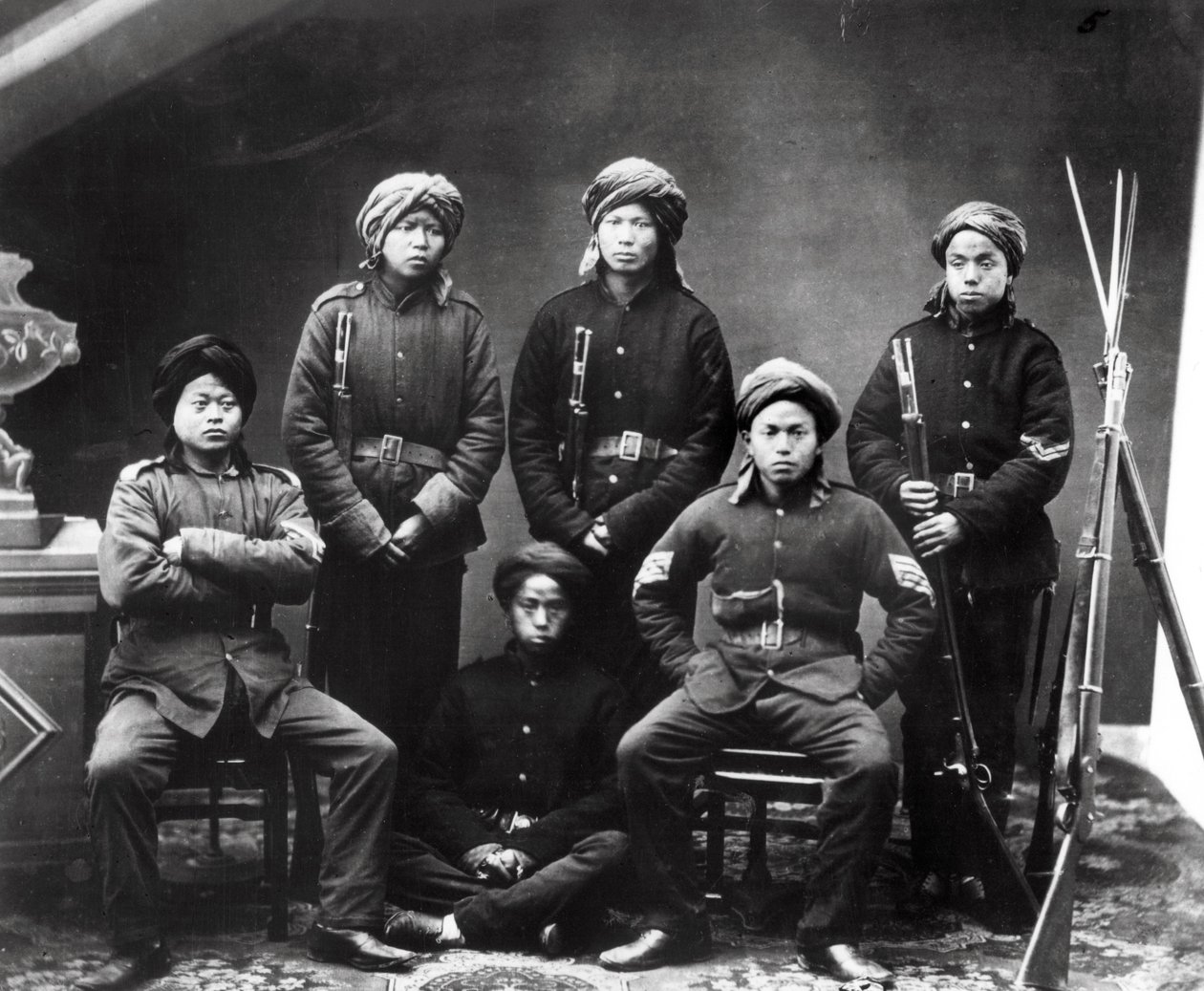 ゴードン将軍のボディーガード、1855年頃 作： ヨーロッパの写真家