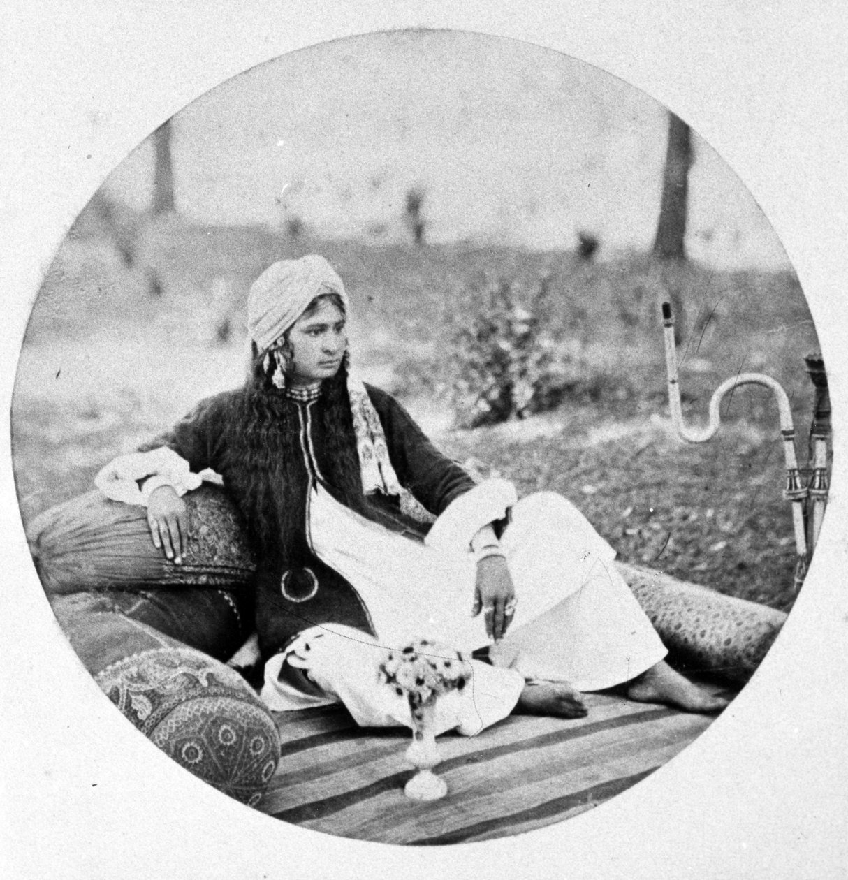 ノーチ少女の肖像、1860年代頃 作： ヨーロッパの写真家