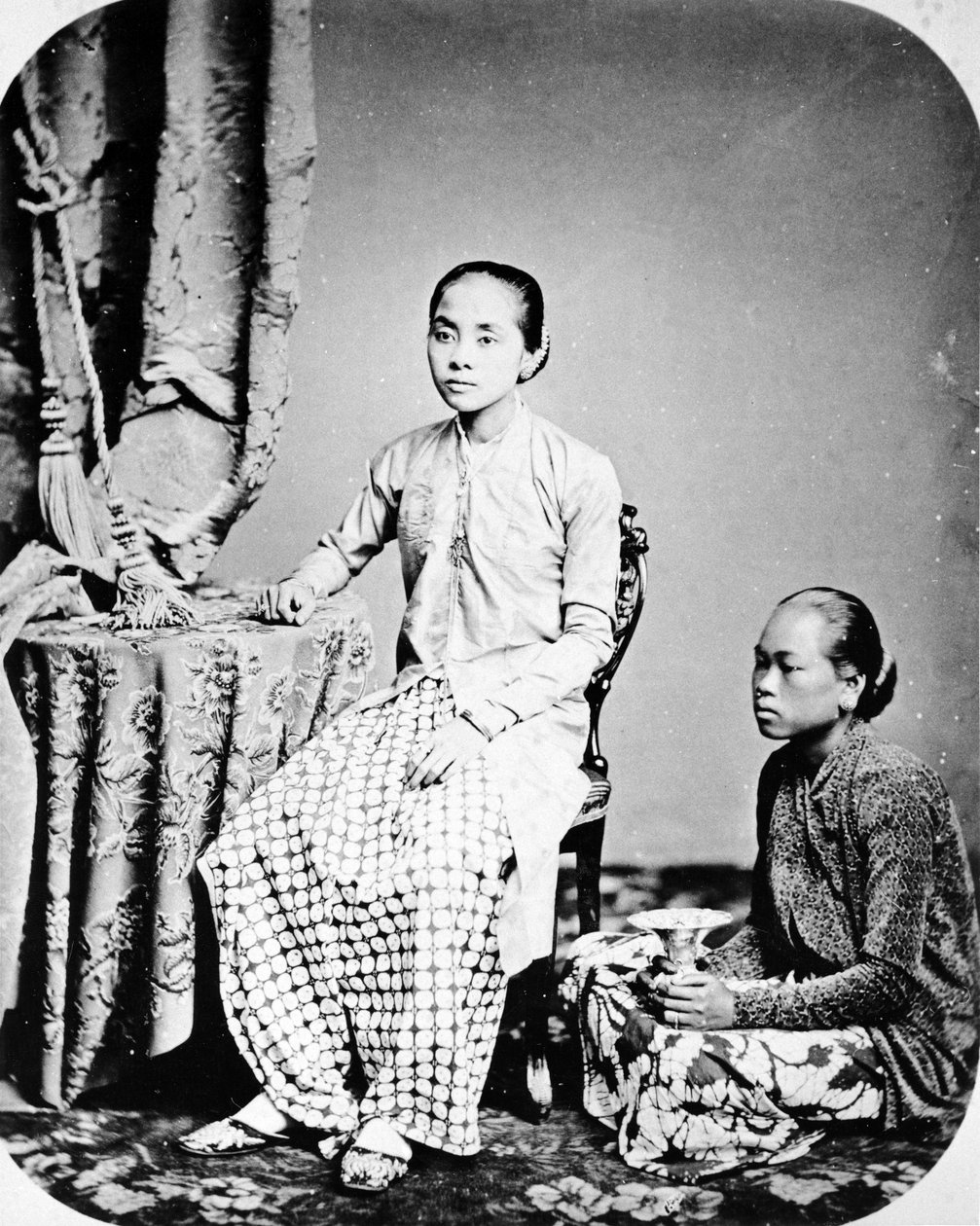 Rhaden Salehs妻、ジャワ、1872年頃 作： ヨーロッパの写真家