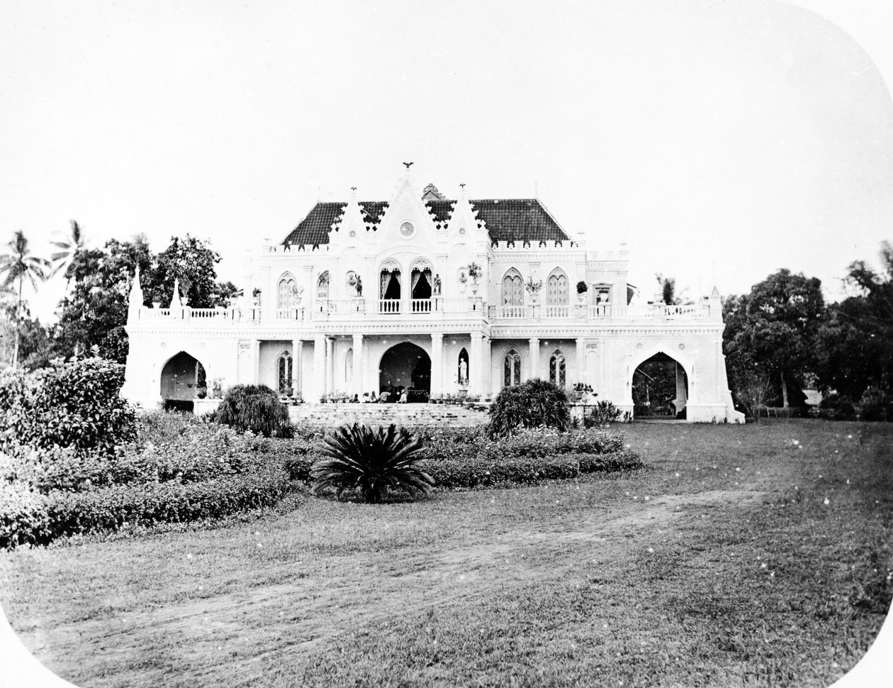 Raden Salehs House、チキニ、ジャワ、1872年 作： ヨーロッパの写真家