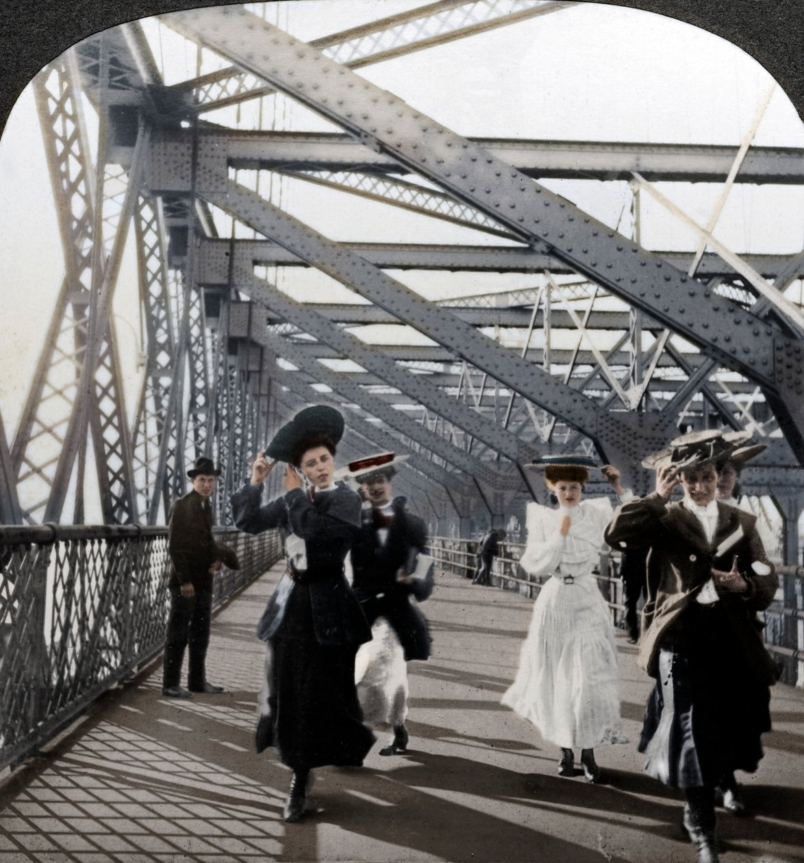 プロムナード、ウィリアムズバーグ橋、ニューヨーク、アメリカ合衆国、c1900年代 作： Excelsior Stereoscopic Tours