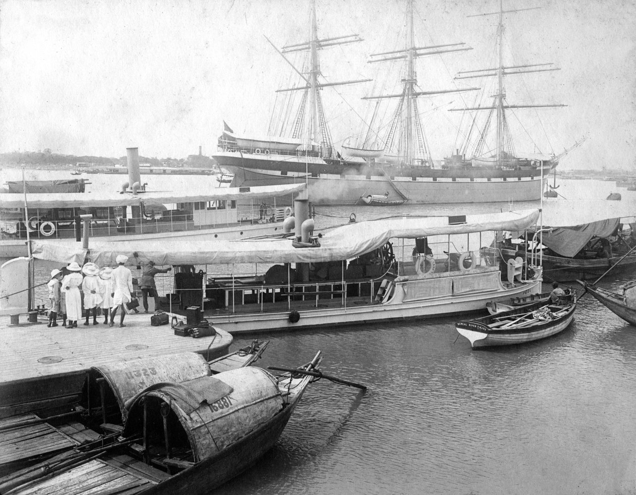 インド、ベンガル川、1905〜1906年。 作： FLピーターズ