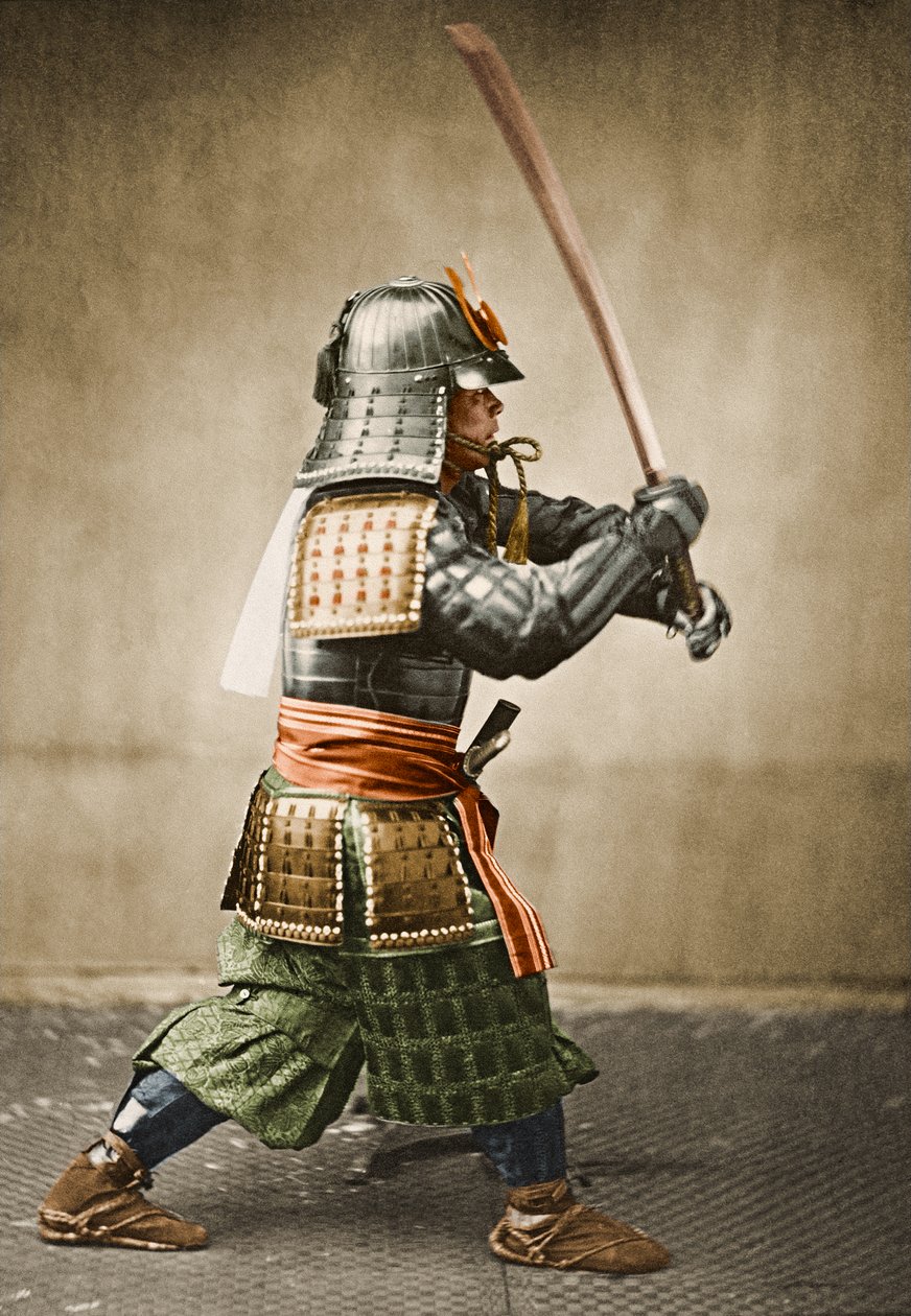 剣を上げた鎧を着た武士、1860年頃（アルブメン写真）