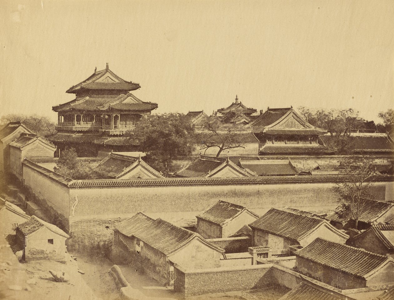 アンティン門から撮影した北京の最初の眺め、1860年10月 作： フェリーチェ・ベアト