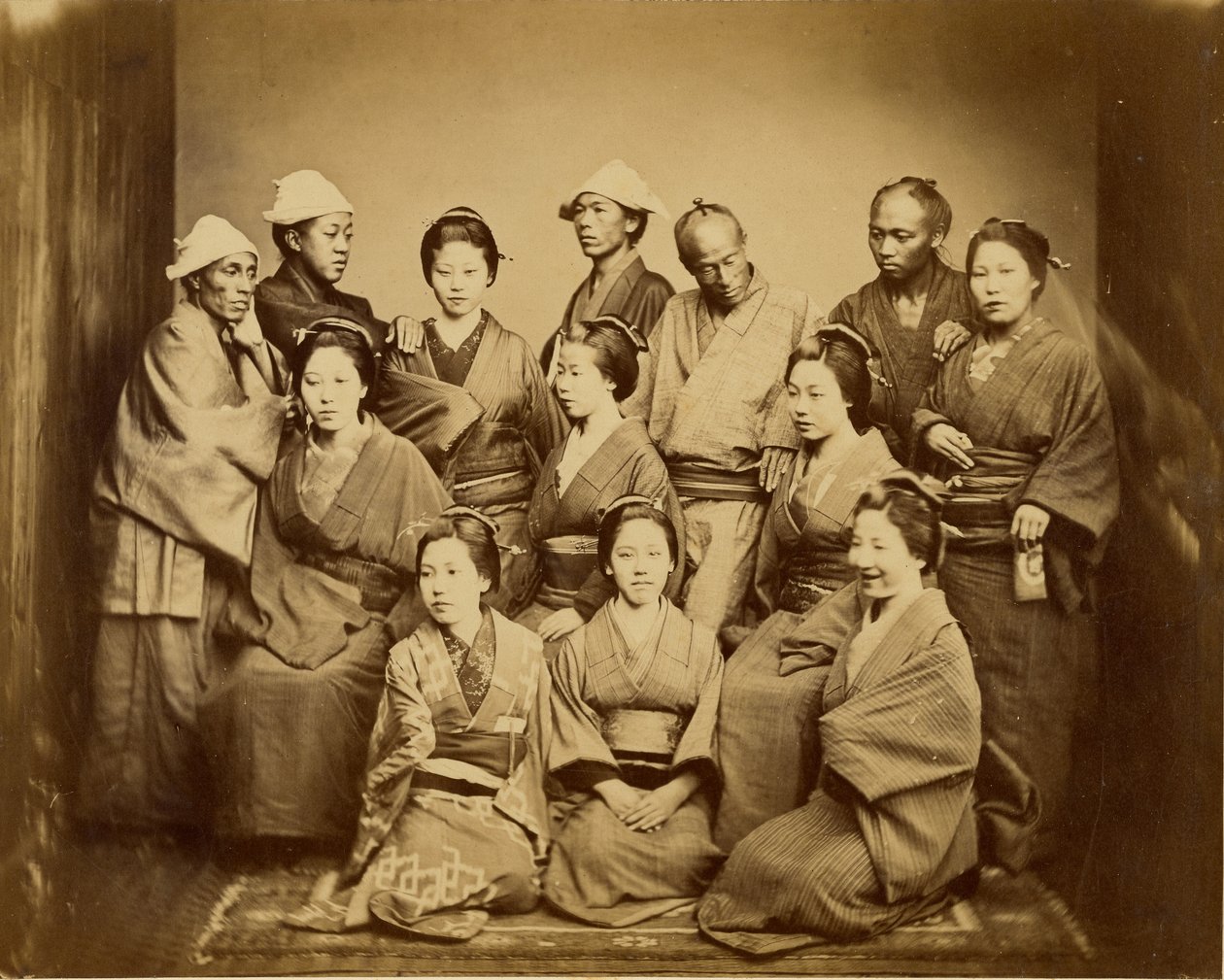 日本の家族 作： フェリーチェ・ベアト