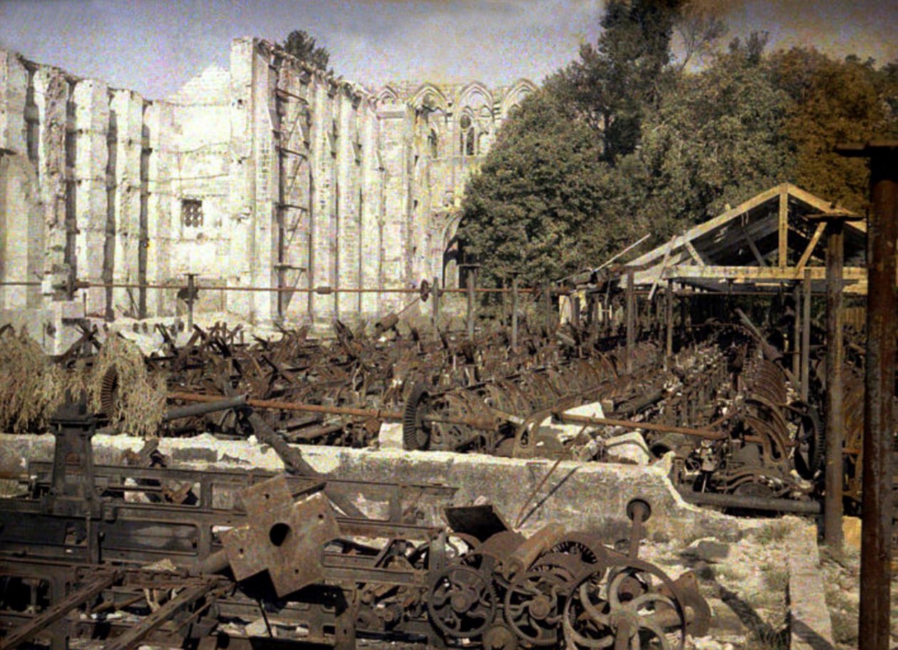 工場の廃墟と1915年に焼失したシトー会修道院、ノートルダムドゥールカンプ修道院（フランス、オワーズ、チリー=ウルスカンプ、1917年（オートクローム）） 作： フェルナンド・キュービル
