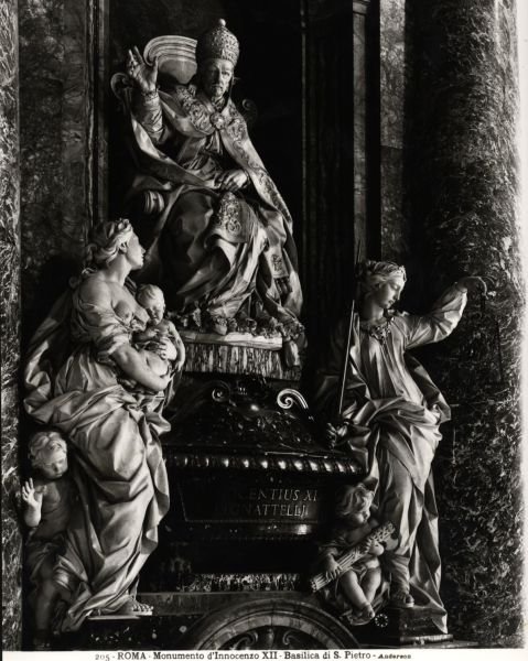 教皇インノセント12世の記念碑（1615-1700）（大理石）（モノクロ写真 作： フィリッポデラヴァッレ