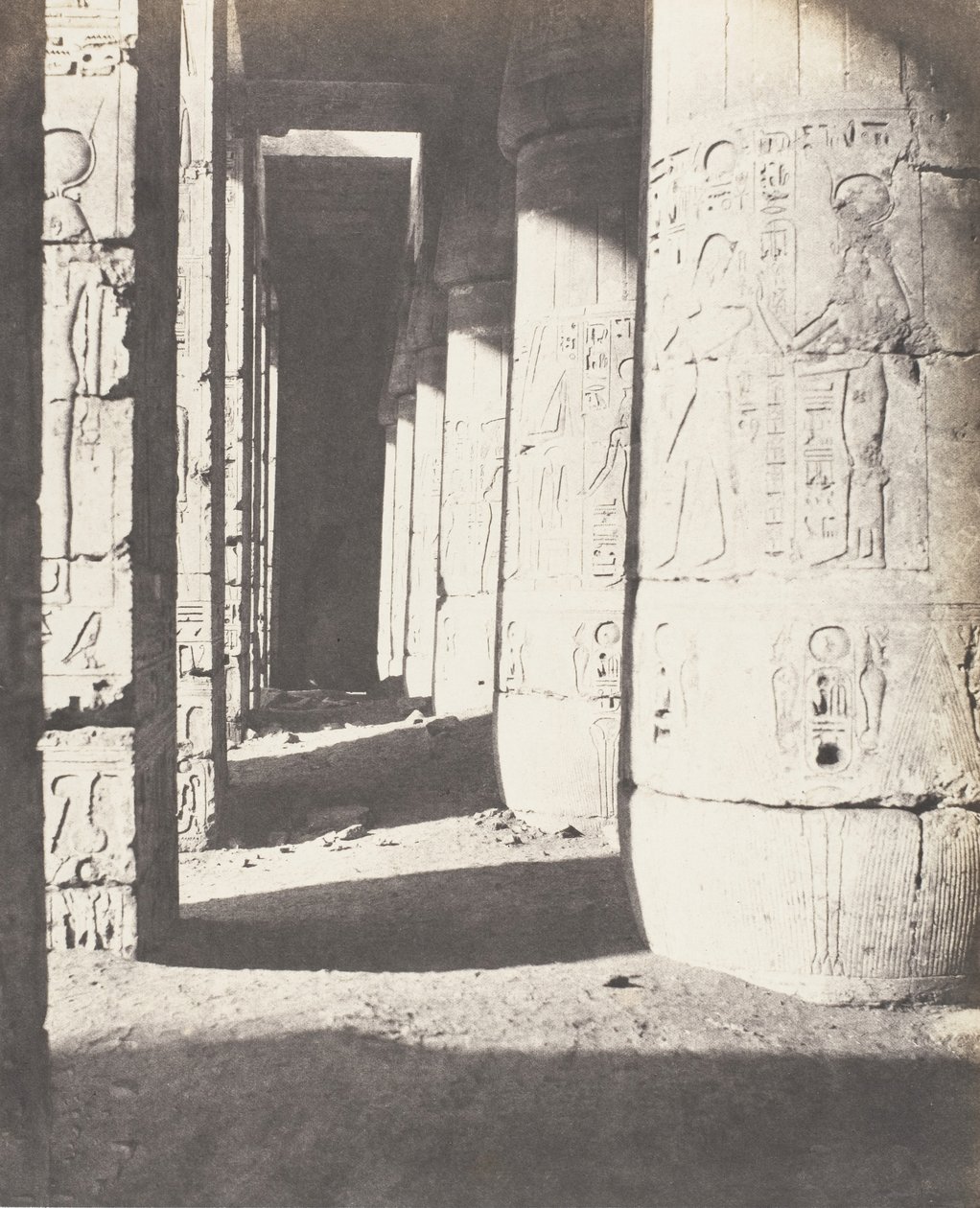 Medinet-Abou Thebes、Later Constructions - Second Court - Ga...、1851-52 年、1853-54 年に印刷。 作： フェリックス・テイナード