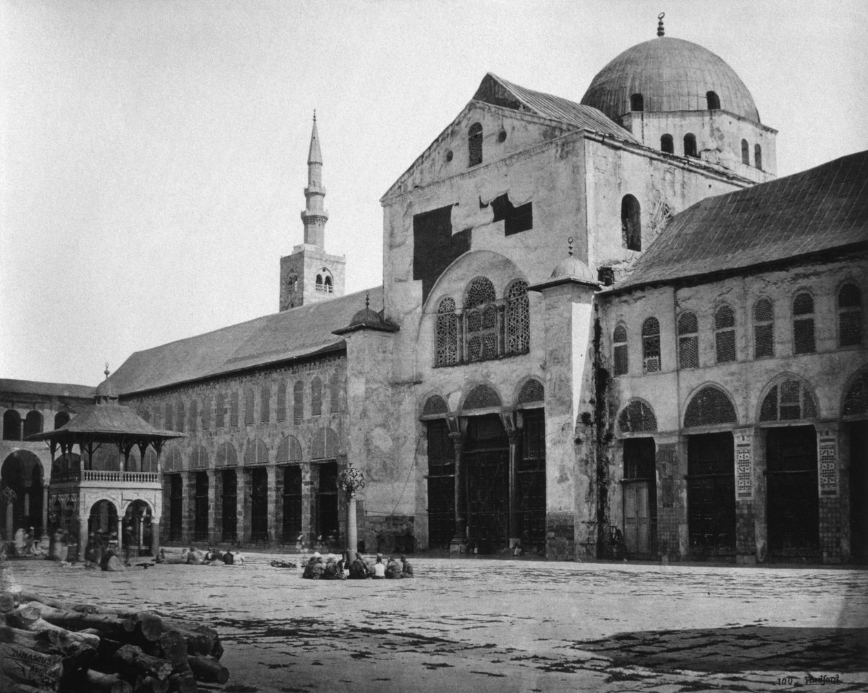 祈りのホール、ウマイヤドモスク、ダマスカス、シリア、1862年の外観 作： フランシス・ベッドフォード