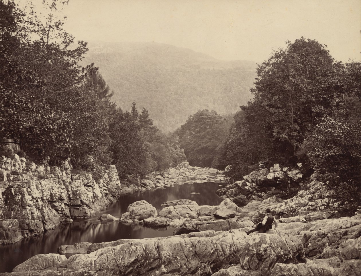 1860年、ベトゥス・イ・コエドのルグウィ川、マイナーズ・ブリッジにて（写真）。 作： フランシス・ベッドフォード