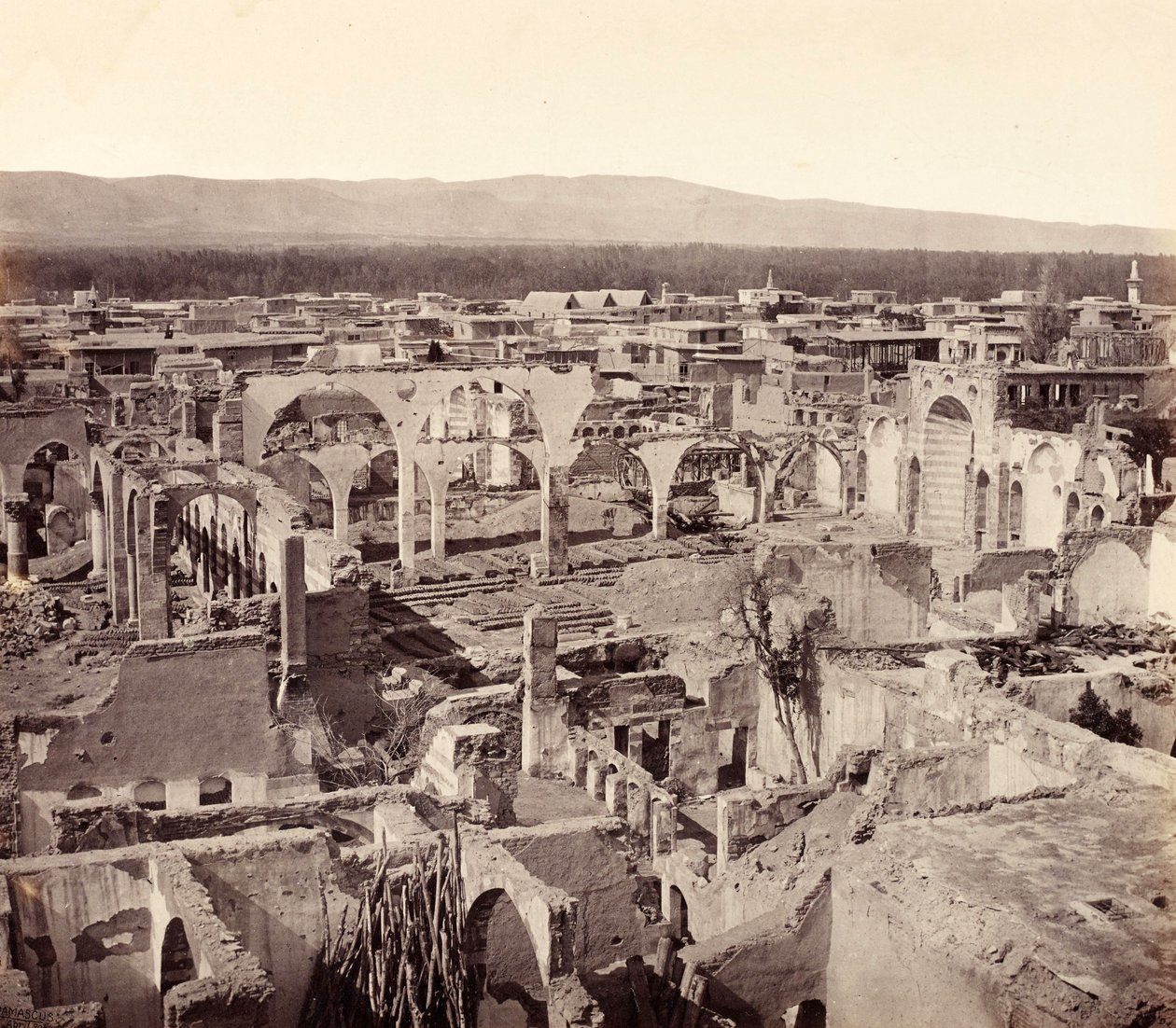ダマスカス、ギリシャ教会跡を示すキリスト教地区の遺跡 作： フランシス・ベッドフォード