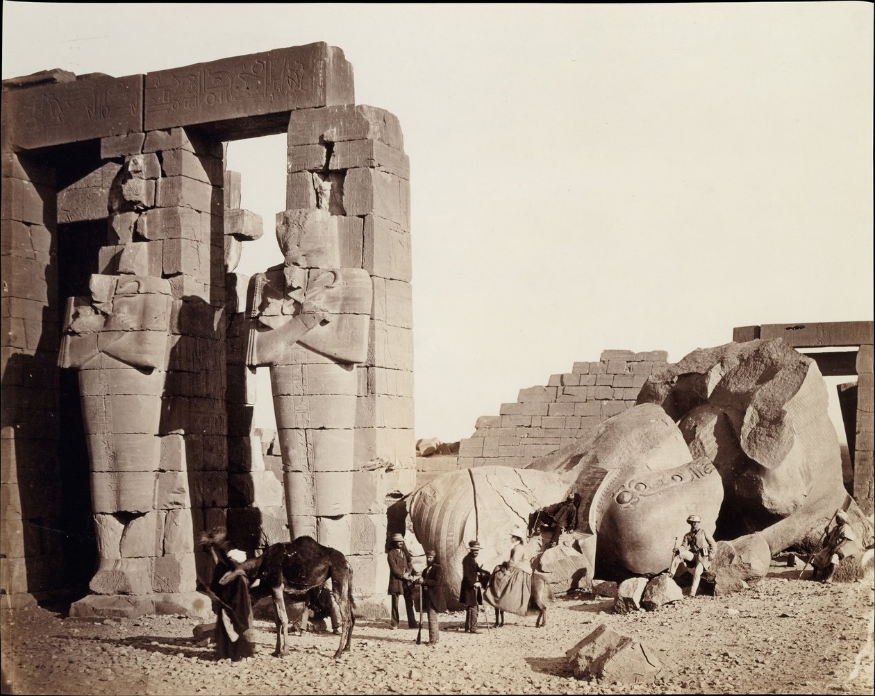 1857年、テーベのエル・クルネのラメセウム。 作： フランシス・フリス