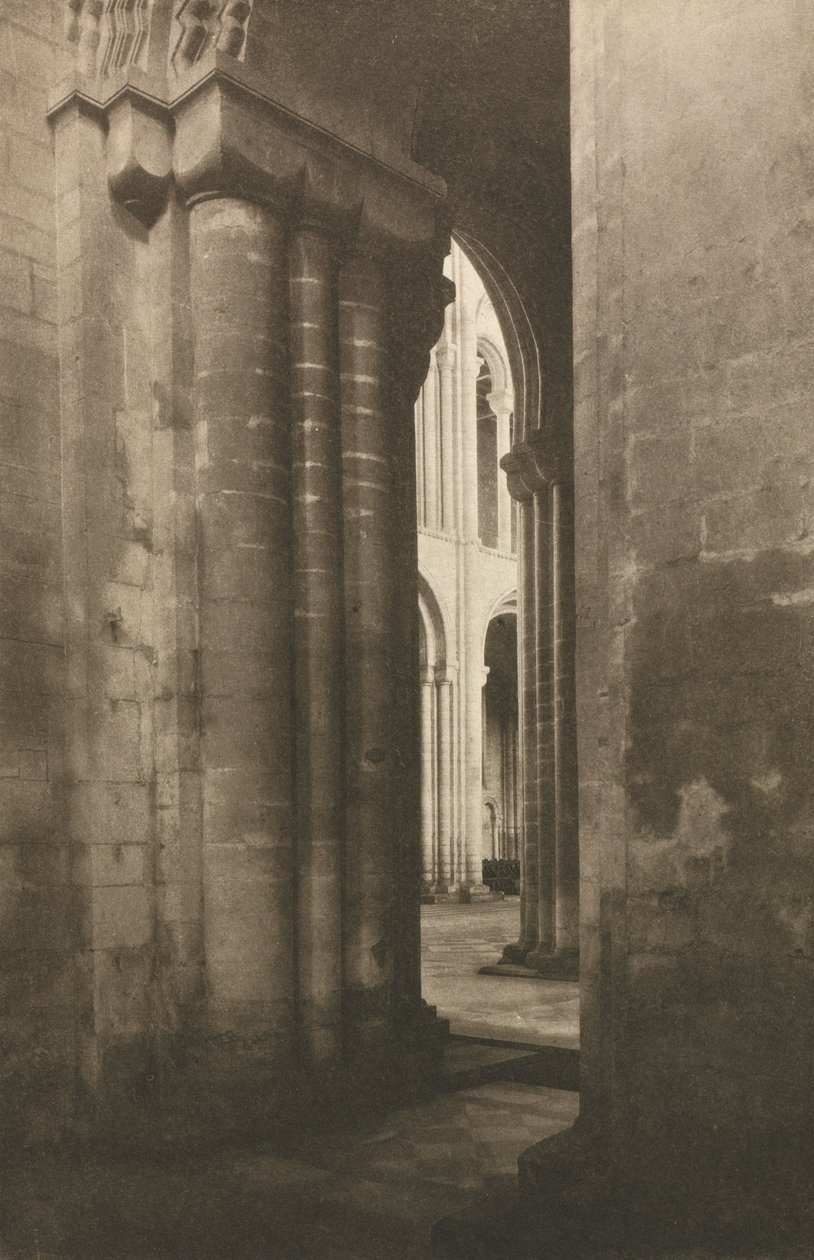 カメラワーク：Ely Cathedral：A Memory of the Normans、1903 作： フレデリック・ヘンリー・エヴァンス