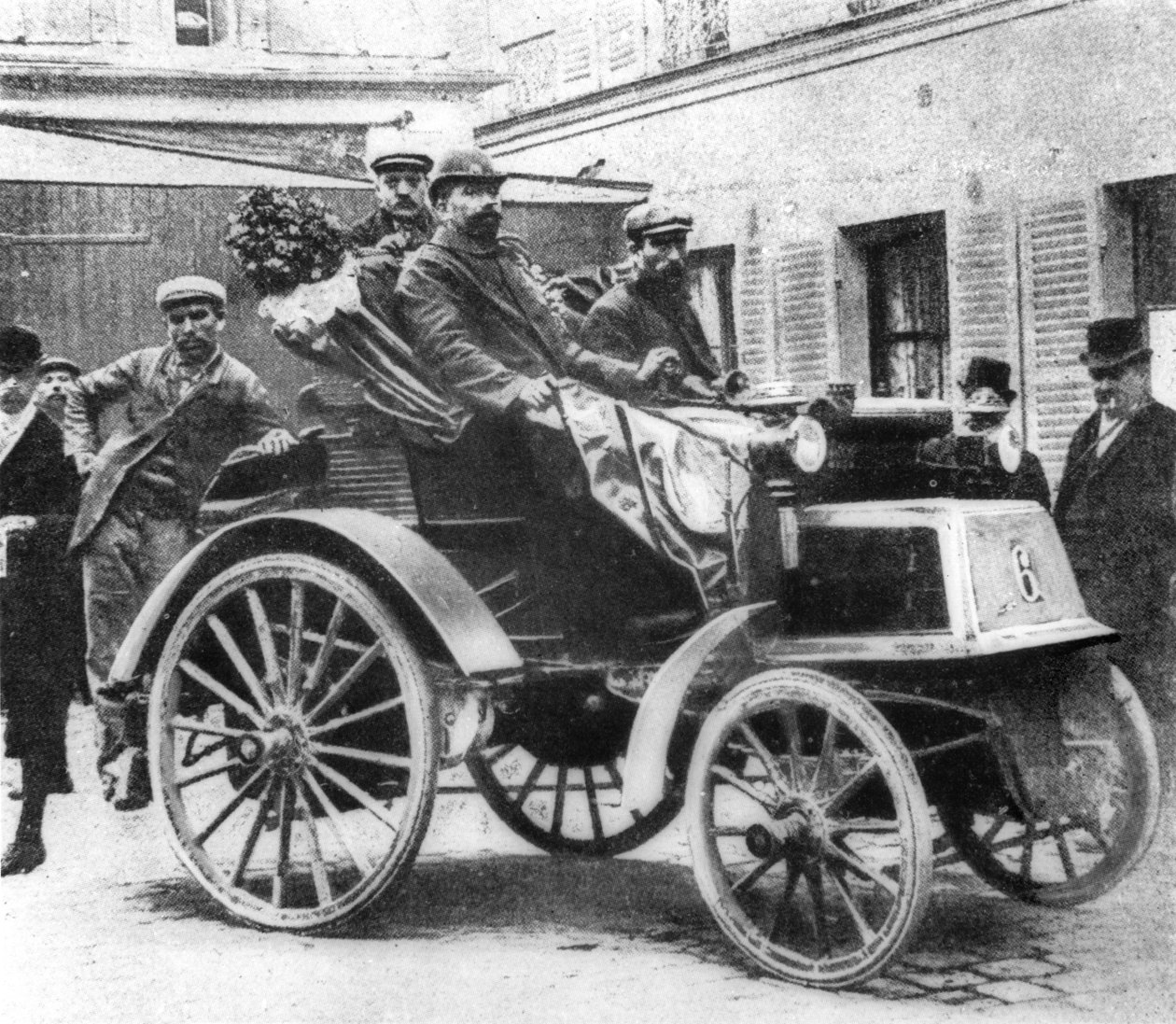 1891年に最優秀賞を受賞したPanhard-Levassor車 作： フランスの写真家
