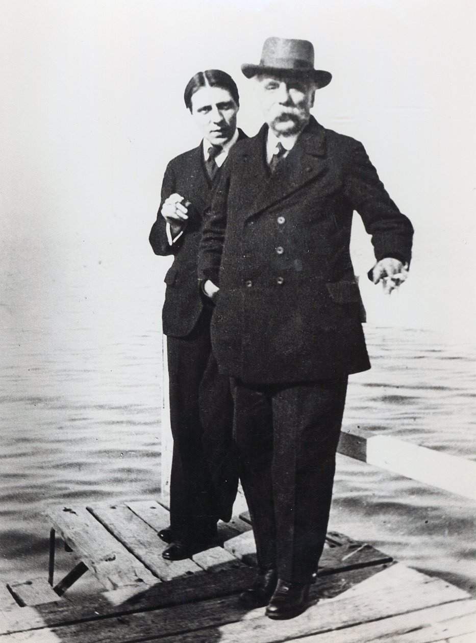 20世紀初頭のアルフレッドコート（1877-1962）とガブリエルフォール（1845-1924） 作： フランスの写真家
