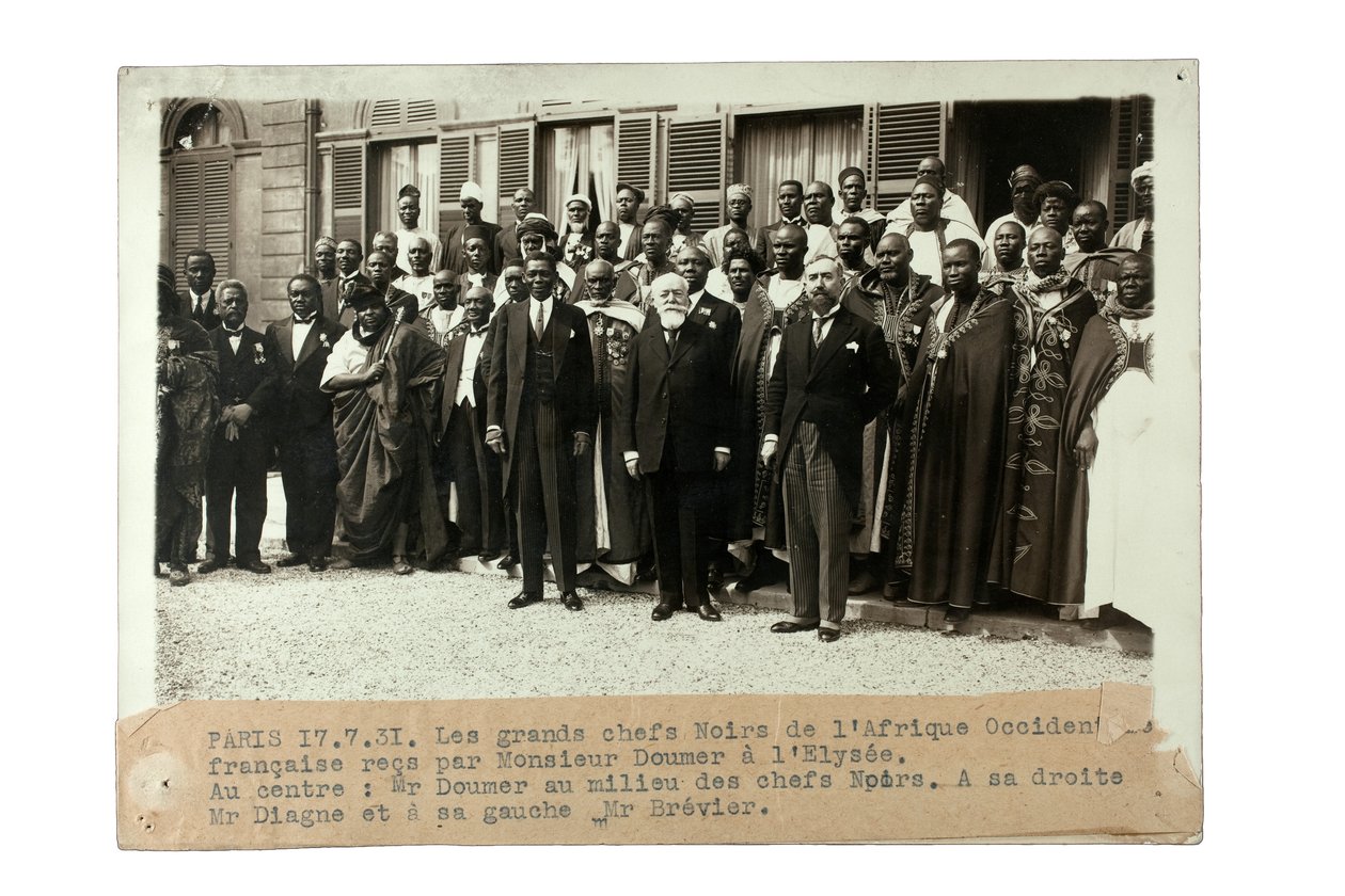 1931年7月17日、フランス、フランス西アフリカの首長（ゼラチンシルバープリント） 作： フランスの写真家