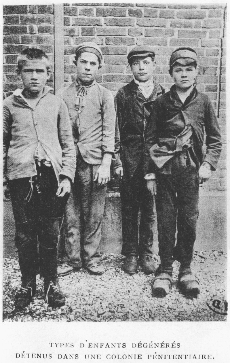 刑事植民地での滞納児童、1900年頃 作： フランスの写真家